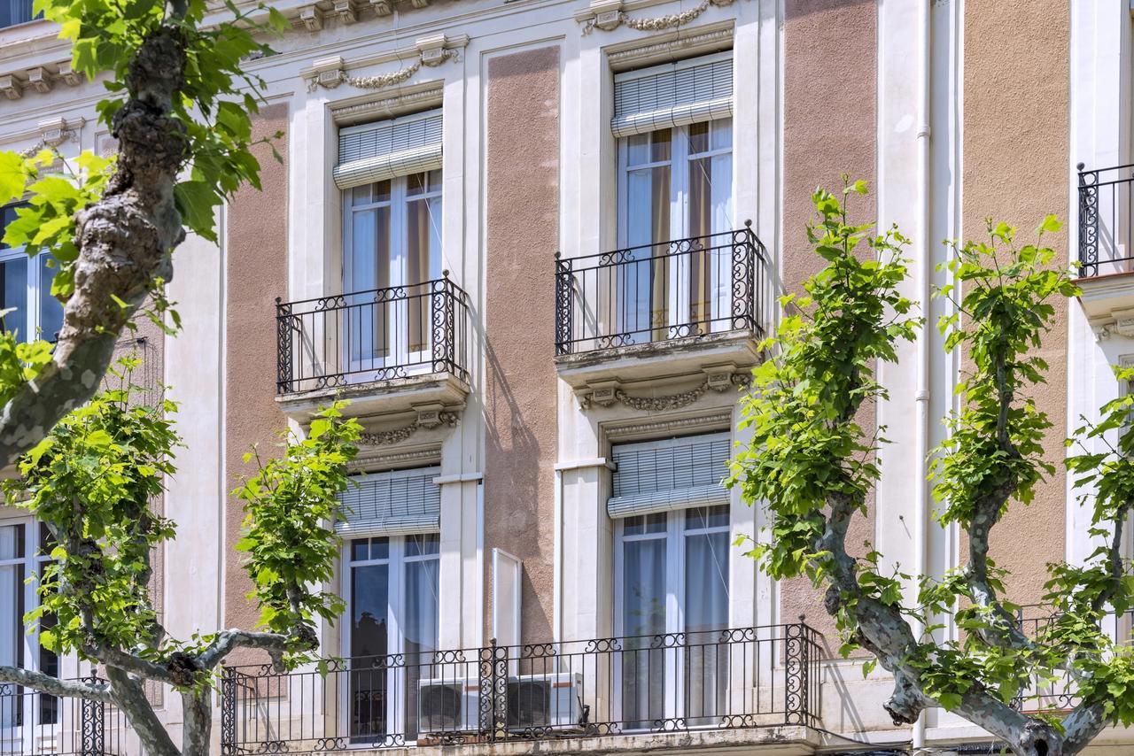Hotel Niza Салоу Екстериор снимка